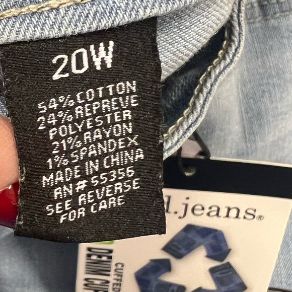 NEW D.jeans RECYCLED DENIM CUFFED GIRLFRIEND ANKLE PLUS Size: 20W - Picture 3 of 4